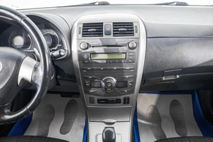 Седан Toyota Corolla 2008 года, 799000 рублей, Барнаул