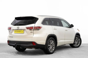 Внедорожник Toyota Highlander 2014 года, 2799000 рублей, Барнаул