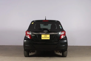 Хетчбэк Toyota Vitz 2016 года, 999000 рублей, Новосибирск