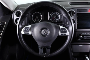 Внедорожник Volkswagen Tiguan 2011 года, 1429000 рублей, Пермь
