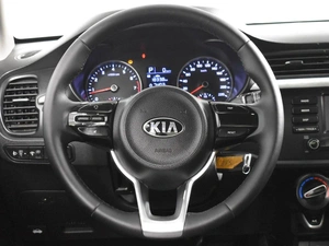 Седан Kia Rio 2018 года, 809900 рублей, Казань