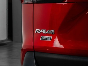 Внедорожник Toyota RAV4 2021 года, 3499000 рублей, Тюмень