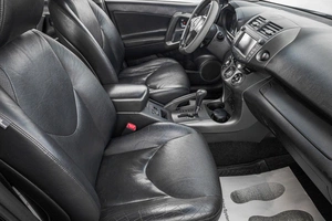 Внедорожник Toyota RAV4 2011 года, 1799000 рублей, Барнаул