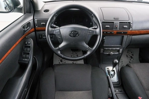 Седан Toyota Avensis 2008 года, 959000 рублей, Красноярск