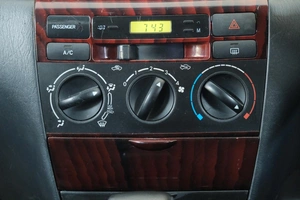 Хетчбэк Toyota Allex 2004 года, 599000 рублей, Омск