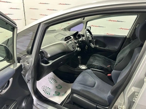 Хетчбэк Honda Fit 2009 года, 529000 рублей, Красноярск