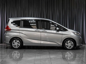 Минивэн Honda Freed 2017 года, 1679000 рублей, Тюмень
