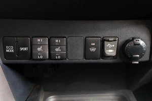 Внедорожник Toyota RAV4 2017 года, 2939000 рублей, Пермь