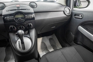 Хетчбэк Mazda 2 2012 года, 1249000 рублей, Барнаул