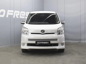 Минивэн Toyota Voxy 2010 года, 1310000 рублей, Омск