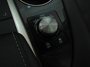 Внедорожник Lexus RX 2020 года, 5729000 рублей, Красный Пахарь