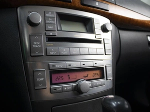 Седан Toyota Avensis 2007 года, 960000 рублей, Омск