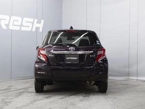 Хетчбэк Toyota Vitz 2016 года, 990000 рублей, Омск