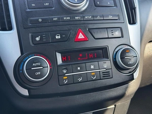 Хетчбэк Kia Ceed 2011 года, 619000 рублей, Ижевск