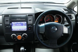 Хетчбэк Nissan Tiida 2006 года, 558000 рублей, Солонцы