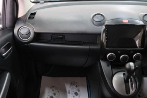 Хетчбэк Mazda Demio 2011 года, 699000 рублей, Омск
