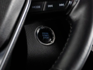 Седан Toyota Camry 2018 года, 2470000 рублей, Тюмень