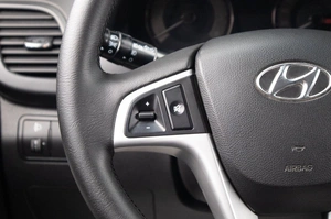 Седан Hyundai Solaris 2011 года, 809000 рублей, Оренбург