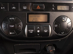 Внедорожник Toyota RAV4 2004 года, 910000 рублей, Омск