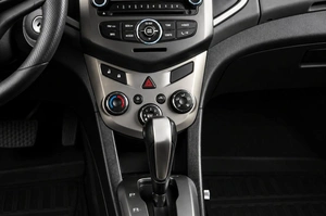 Хетчбэк Chevrolet Aveo 2012 года, 749000 рублей, Челябинск