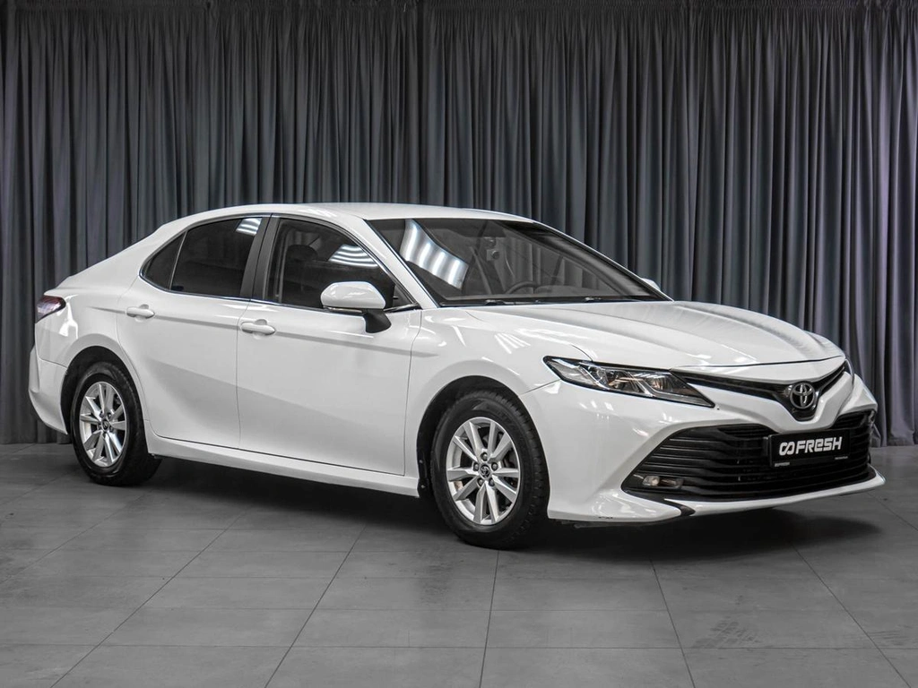 Седан Toyota Camry 2019 года, 2139000 рублей, Тюмень