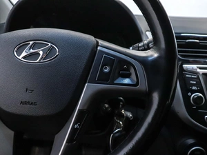 Хетчбэк Hyundai Solaris 2015 года, 929000 рублей, Красноярск