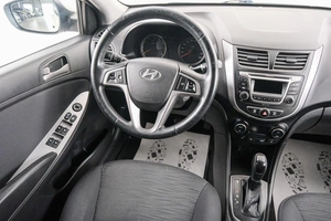 Седан Hyundai Solaris 2015 года, 1199000 рублей, Красноярск
