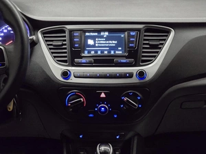 Седан Hyundai Solaris 2017 года, 1045000 рублей, Красноярск