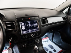 Внедорожник Volkswagen Touareg 2012 года, 2120000 рублей, Красноярск
