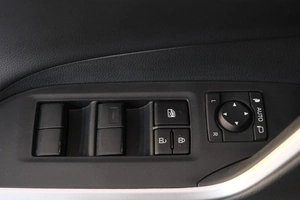 Внедорожник Toyota RAV4 2025 года, 4099000 рублей, Омск