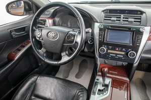 Седан Toyota Camry 2013 года, 1639000 рублей, Барнаул