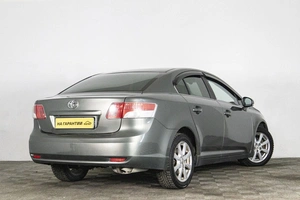 Седан Toyota Avensis 2009 года, 1019000 рублей, Сургут