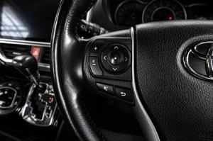 Минивэн Toyota Voxy 2018 года, 2229000 рублей, Челябинск