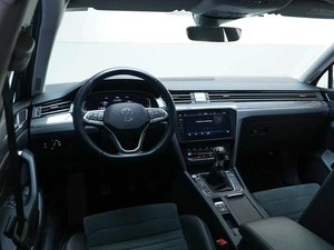 Седан Volkswagen Passat 2021 года, 3673777 рублей, Москва