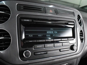 Внедорожник Volkswagen Tiguan 2011 года, 1049000 рублей, Воронеж