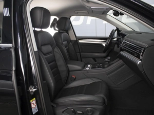 Внедорожник Volkswagen Touareg 2021 года, 6900000 рублей, Омск