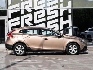 Хетчбэк Volvo V40 Cross Country 2013 года, 1335000 рублей, Волгоград