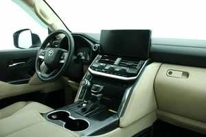 Внедорожник Toyota Land Cruiser 2021 года, 9700000 рублей, Красноярск