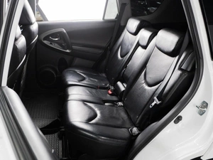 Внедорожник Toyota RAV4 2011 года, 1920000 рублей, Тюмень