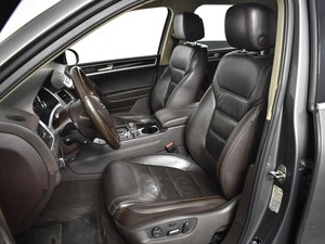 Внедорожник Volkswagen Touareg 2012 года, 1894100 рублей, Казань