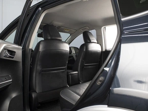 Внедорожник Toyota RAV4 2017 года, 2790000 рублей, Омск