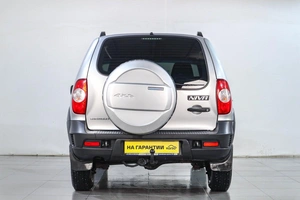 Внедорожник Chevrolet Niva 2018 года, 849000 рублей, Челябинск
