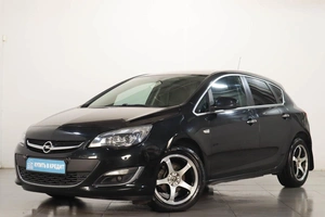 Хетчбэк Opel Astra 2013 года, 699000 рублей, Челябинск