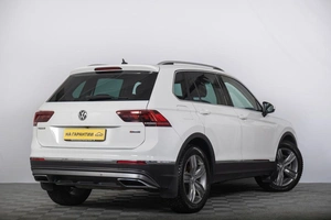 Внедорожник Volkswagen Tiguan 2018 года, 2369000 рублей, Томск