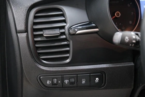 Хетчбэк Kia Rio X-Line 2019 года, 1699000 рублей, Омск