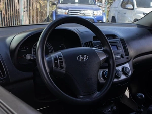 Седан Hyundai Elantra 2011 года, 950000 рублей, Большой Сочи