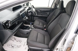Хетчбэк Toyota Aqua 2016 года, 999000 рублей, Красноярск