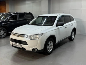 Внедорожник Mitsubishi Outlander 2014 года, 1497000 рублей, Красноярск