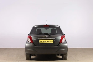 Хетчбэк Toyota Vitz 2011 года, 599000 рублей, Новосибирск