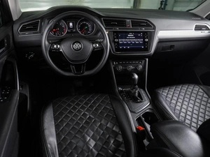 Внедорожник Volkswagen Tiguan 2019 года, 2399000 рублей, Воронеж